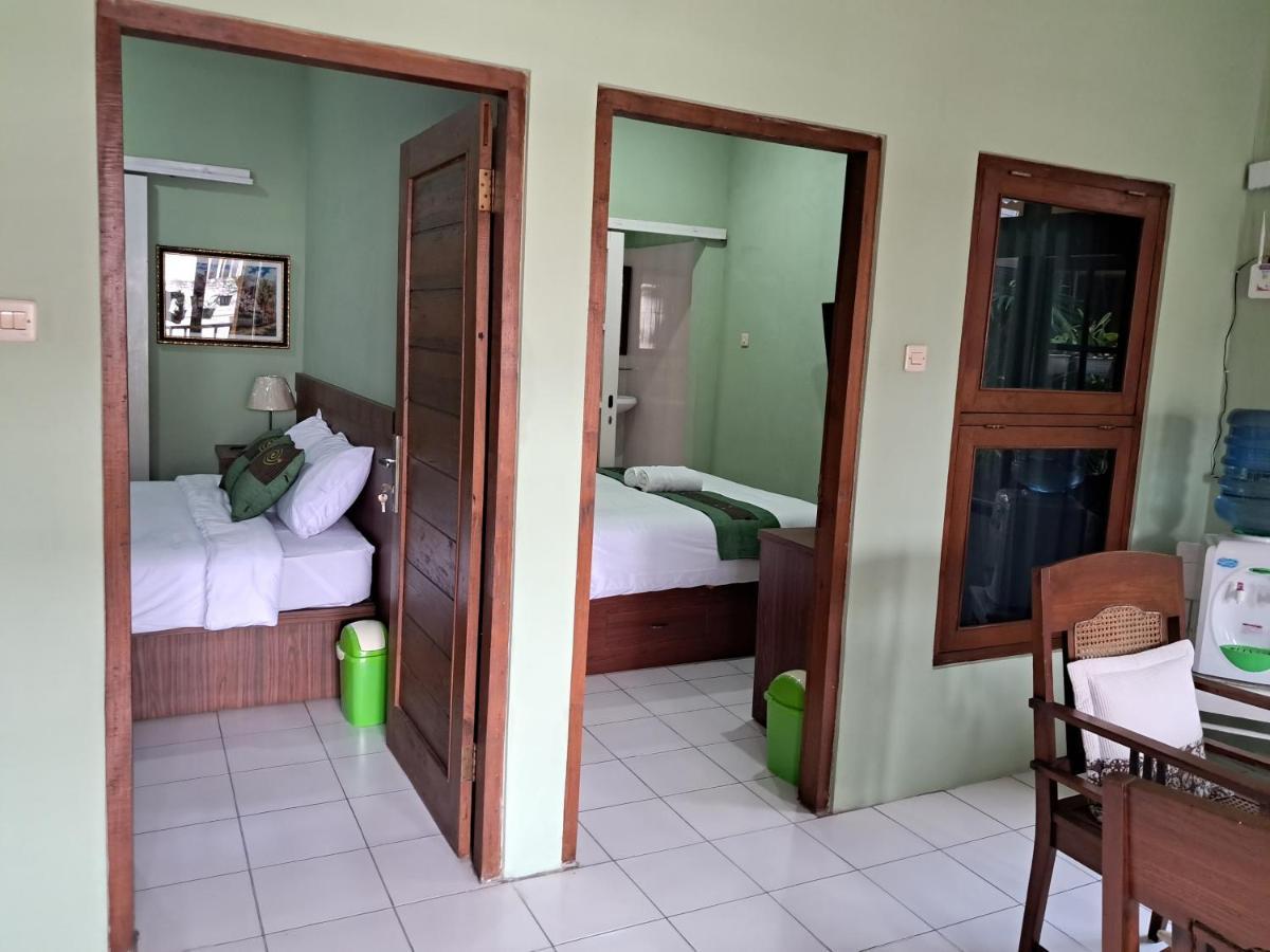 Griya Jene Homestay Syariah Ngabean エクステリア 写真